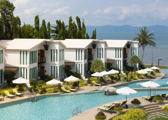Vannee Golden Sands Beachfront Resort