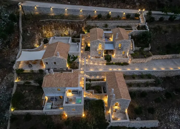 Trapela Limeni Luxury Suites