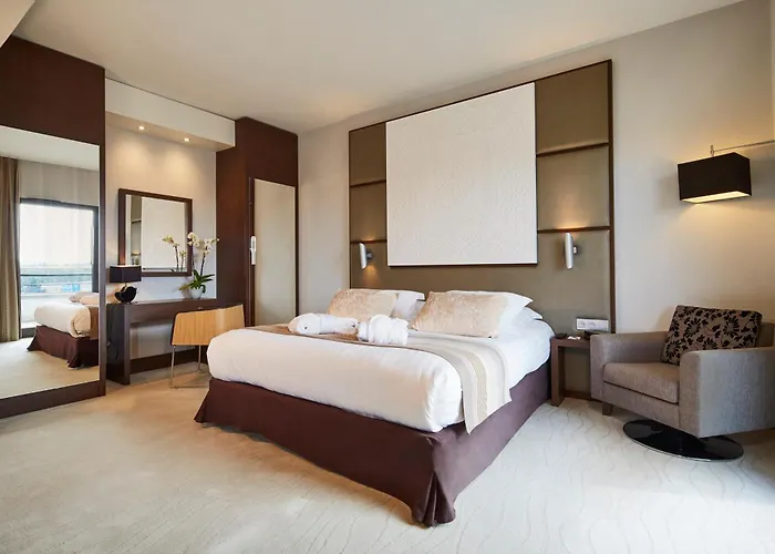 Kyriad Prestige Lyon Est - Saint Priest Eurexpo Hotel And Spa