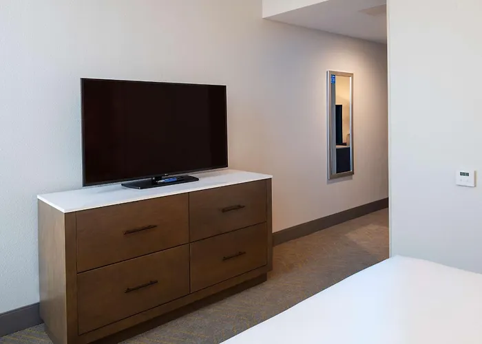 Doubletree By Hilton Madison East