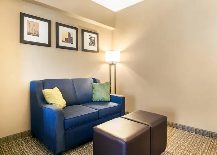 Comfort Suites At Woodbridge
