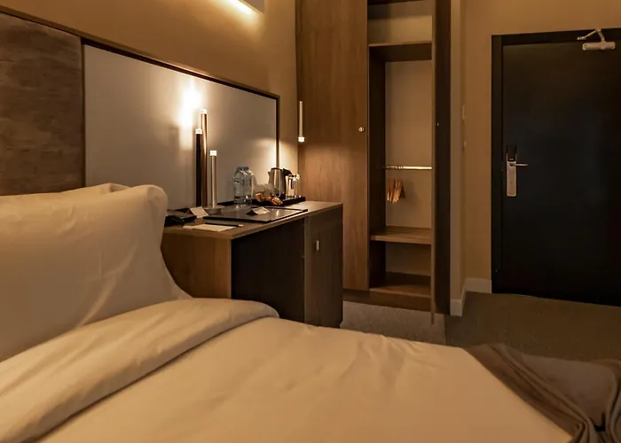 Ad Hotel Pont D'Hydra