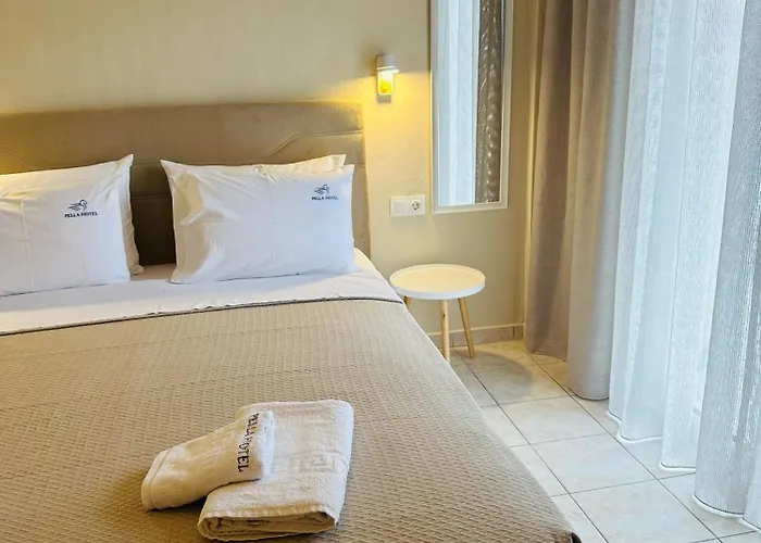 Pella Hotel - New