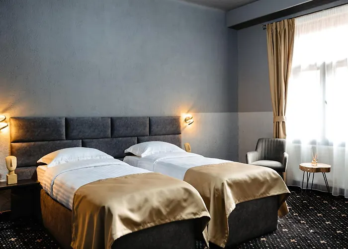 Palace Bulevard Inn