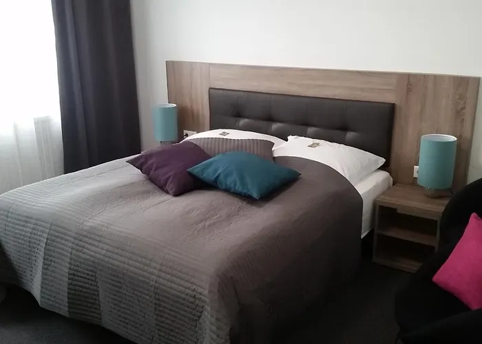 APPART-HOTEL, Einsteinstraße