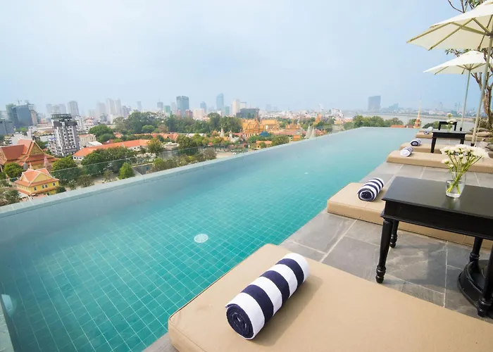 Glow Park Hotel Grand Royal Palace