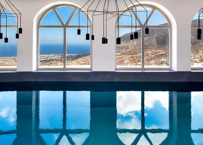 Skyfall Suites - Adults Only
