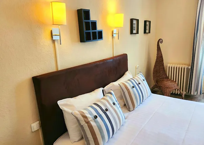 Logis Hôtel Lafayette Rochefort France