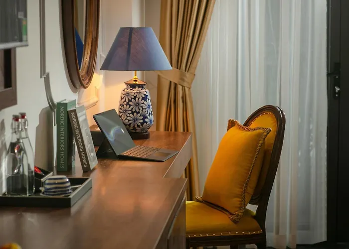 Eliana Premio Hotel Hanoi
