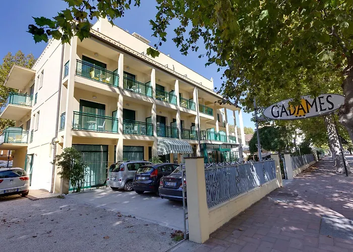 Hotel Gadames - Lunch On The Beach Cervia