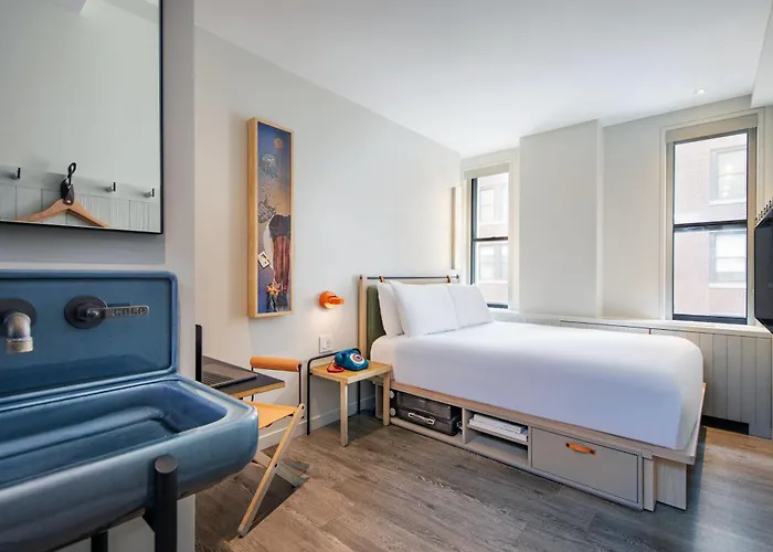 Moxy Nyc Times Square Hotel New York