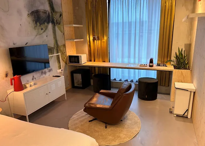 Hotel Moloko -Just A Room- Sleep&Shower-Digital Key By Sms Enschede