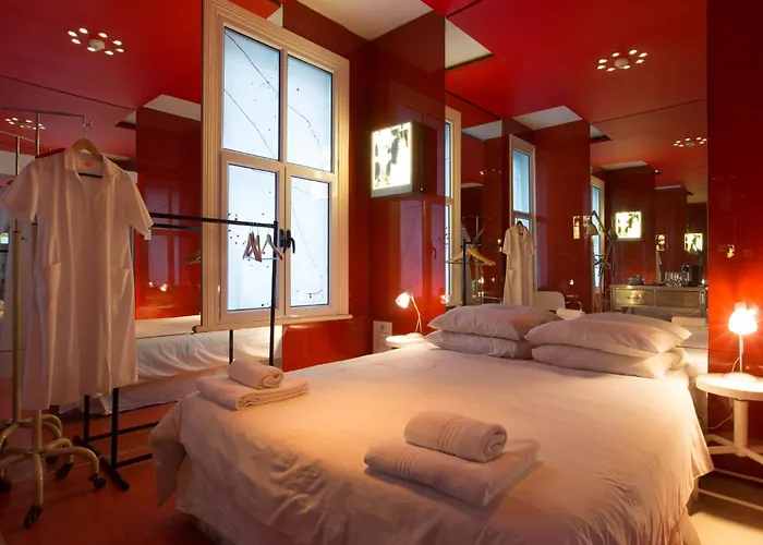 Daddy Long Legs Art Hotel
