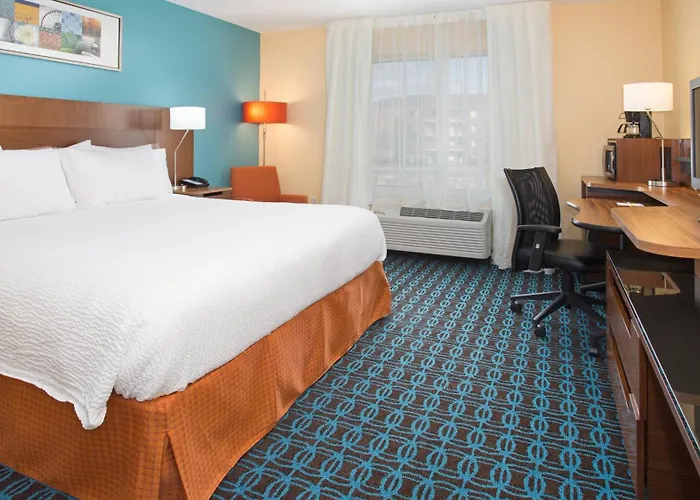 Fairfield Inn & Suites By Marriott Boston Milford