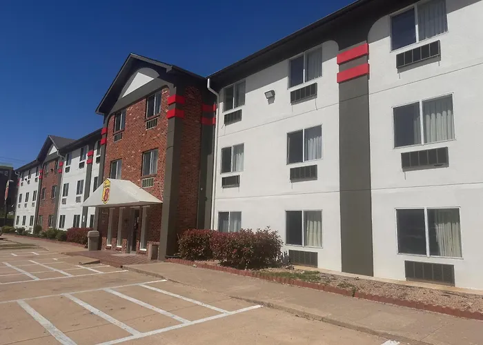 Super 8 By Wyndham College Station