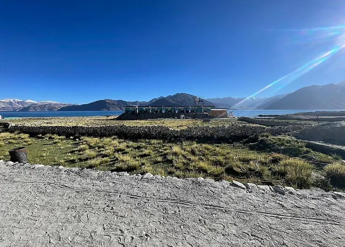 Blue Waves Camps Lake View Pangong