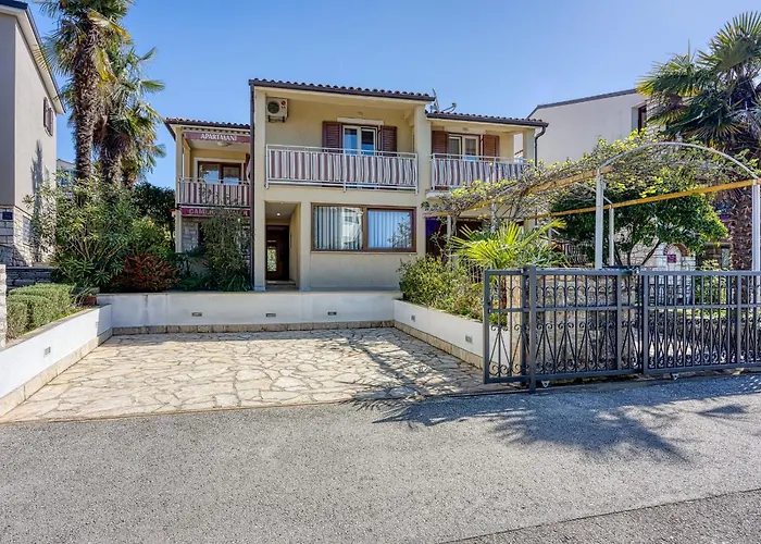 Apartments Pino