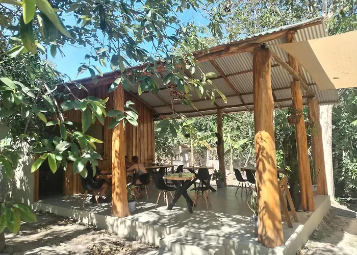 El Gecko Hotel & Tours