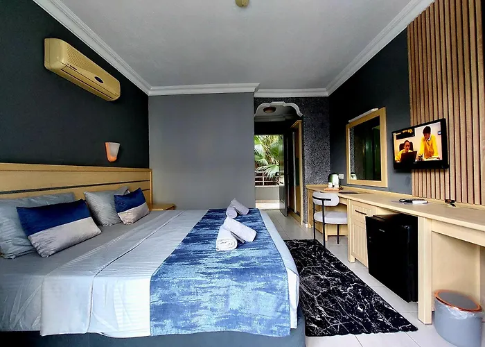 Summer Rose Hotel