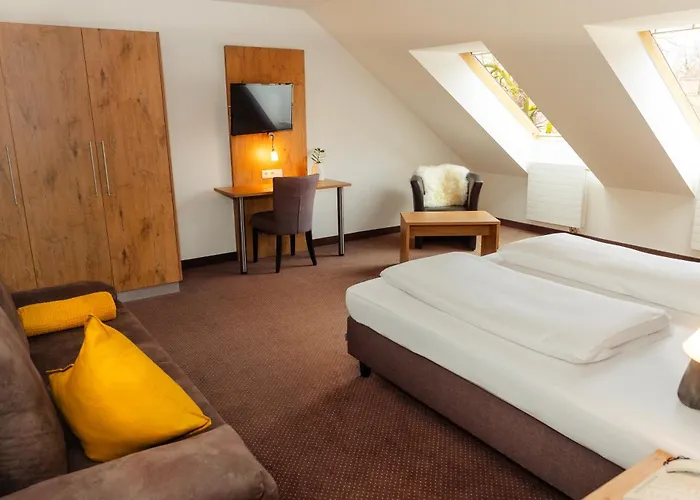 Hotel am Hachinger Bach by Blattl