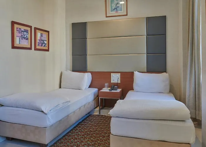 Elphinstone Hotel