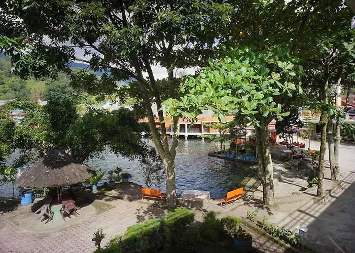 Pandu Lakeside Hotel Parapat