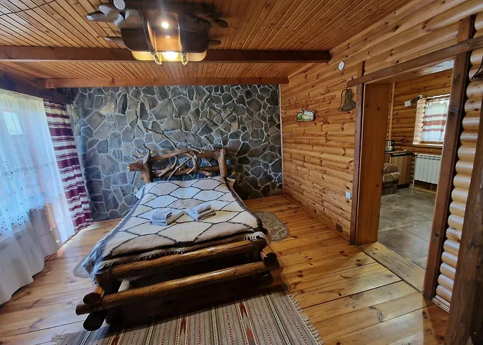 Гуцульська Хата