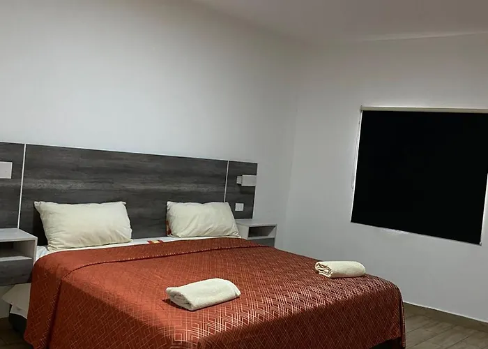 Hotel Sevilla Paraiso