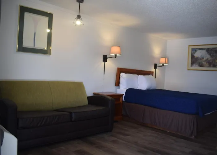 Knights Inn Farmington Hills