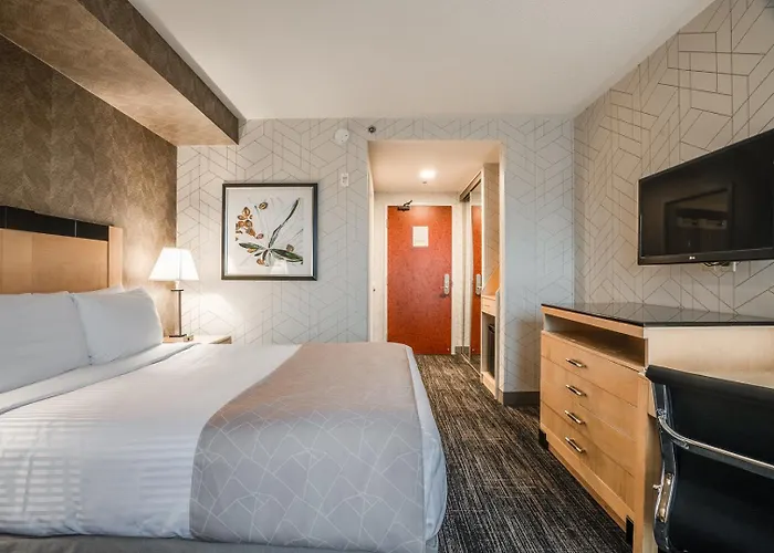 Monte Carlo Inn Barrie - Newly Renovated