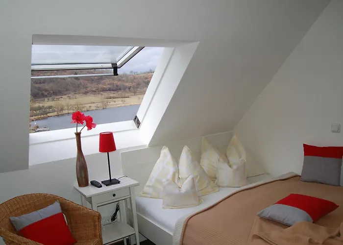 Hotel-Ferienwohnungen Cafe Maarblick