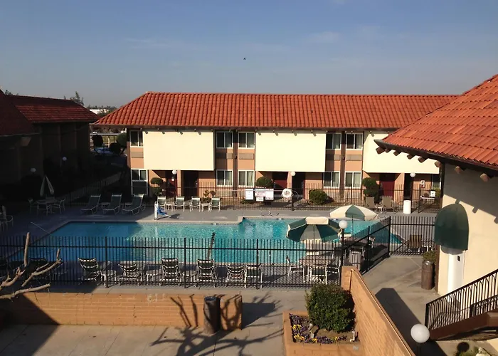 Ramada By Wyndham Fresno North