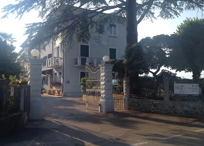 Betty'S House Bed and Breakfast Lazise