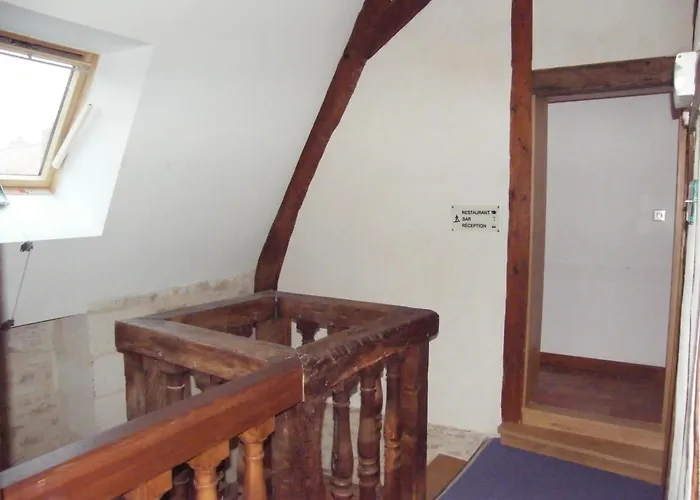 Logis Hotel Le Puits Dore