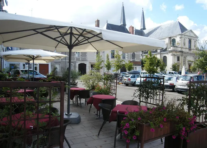 Logis Hôtel Restaurant Le Puits Doré