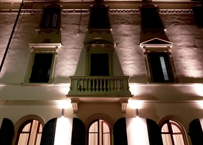 Hotel Savoia E Campana
