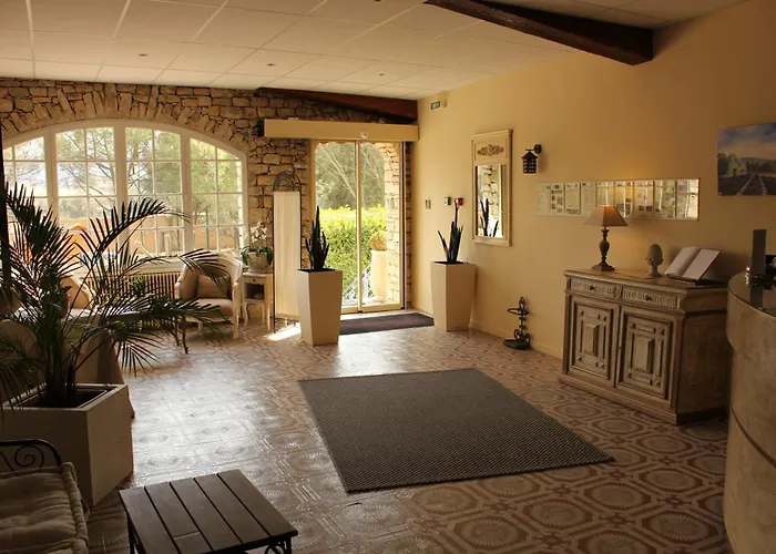 Logis Hotel Le Manoir - Luberon