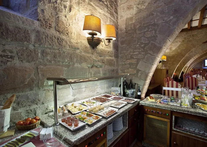 Parador De Cardona