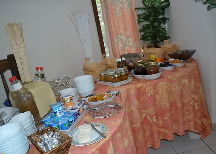 Logis Hotel Le Vieil Amandier
