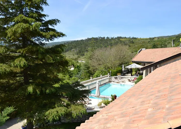 Logis Hôtel Le Vieil Amandier