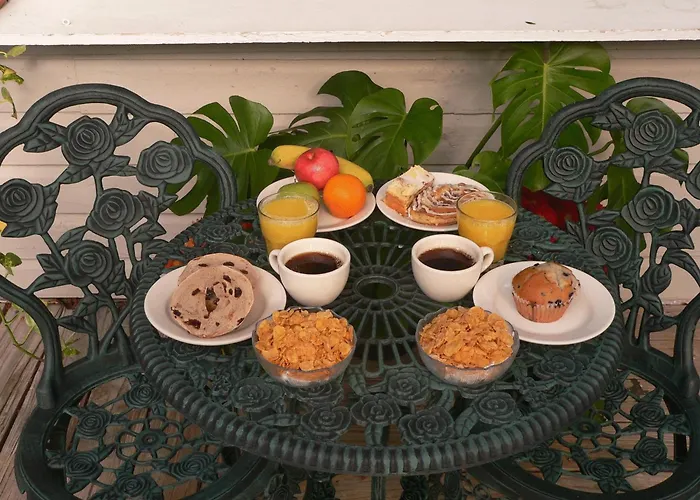 Wicker Guesthouse Key West