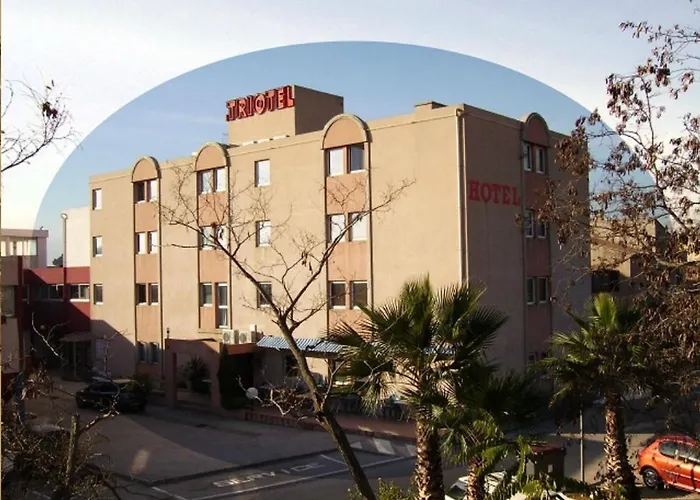 Hôtel Triotel La Valette-du-Var