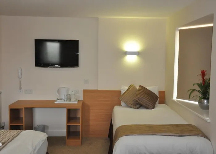 Queens Hotel London