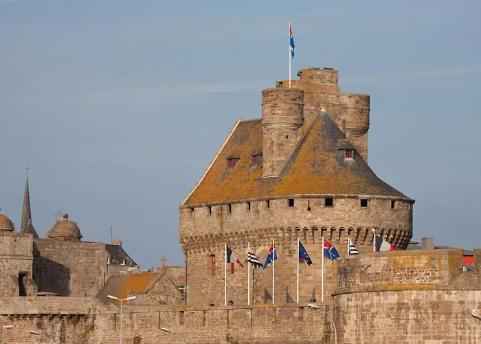Hotel La Porte Saint Pierre-Logis Hotel Intra Muros Renove En 2026