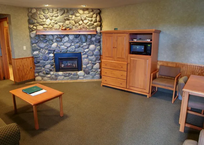 Poulsbo Inn & Suites
