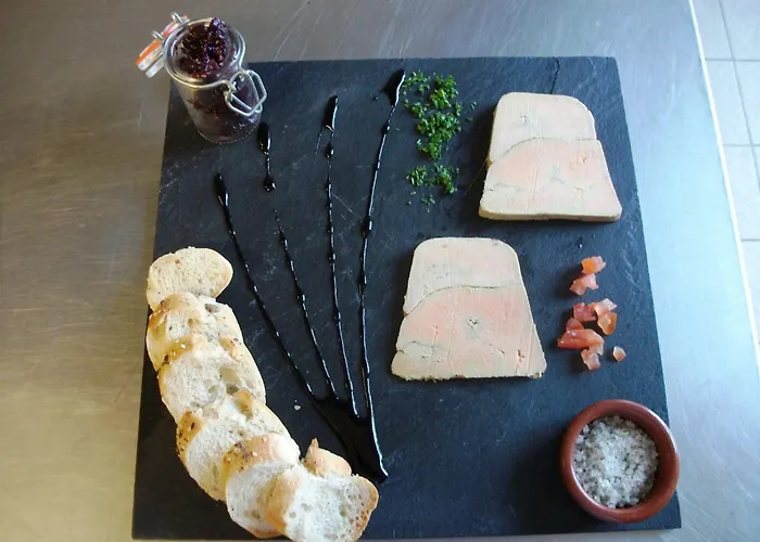 Logis Hotel Au Relais Nivernais