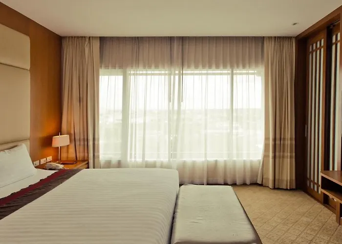Sunee Grand Hotel And Convention Center