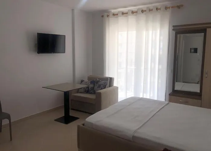 Hotel Mario, Shengjin