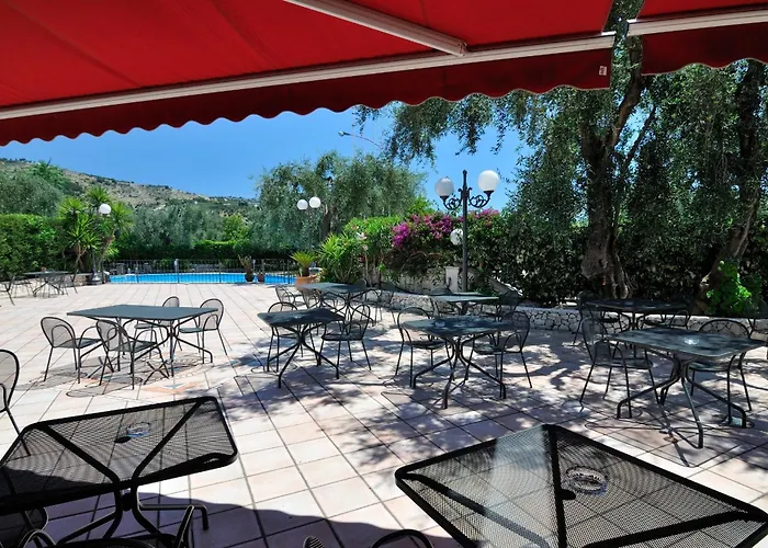 Hotel Apeneste