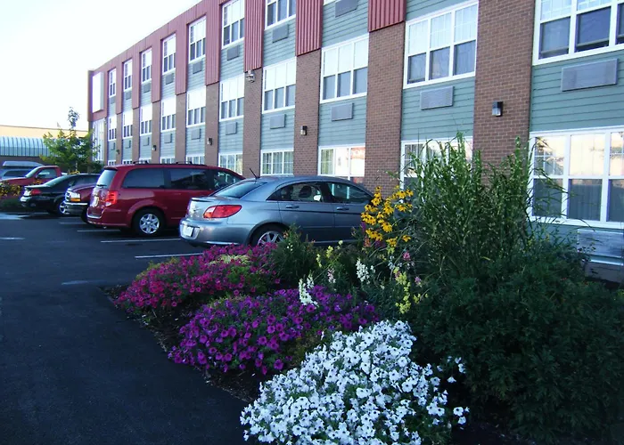 Claymore Inn And Suites